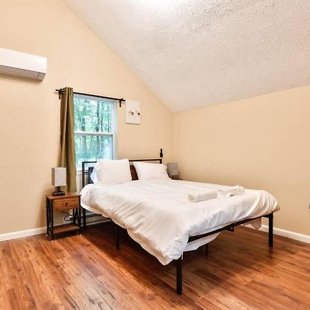 Quiet Chalet In The Woods Family Getaway Villa East Stroudsburg Exterior foto