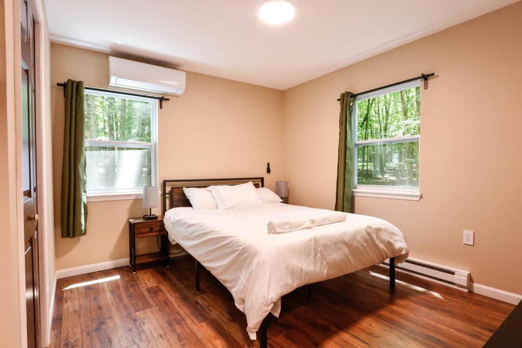 Quiet Chalet In The Woods Family Getaway Villa East Stroudsburg Exterior foto