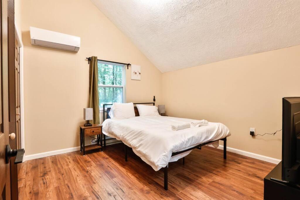 Quiet Chalet In The Woods Family Getaway Villa East Stroudsburg Exterior foto