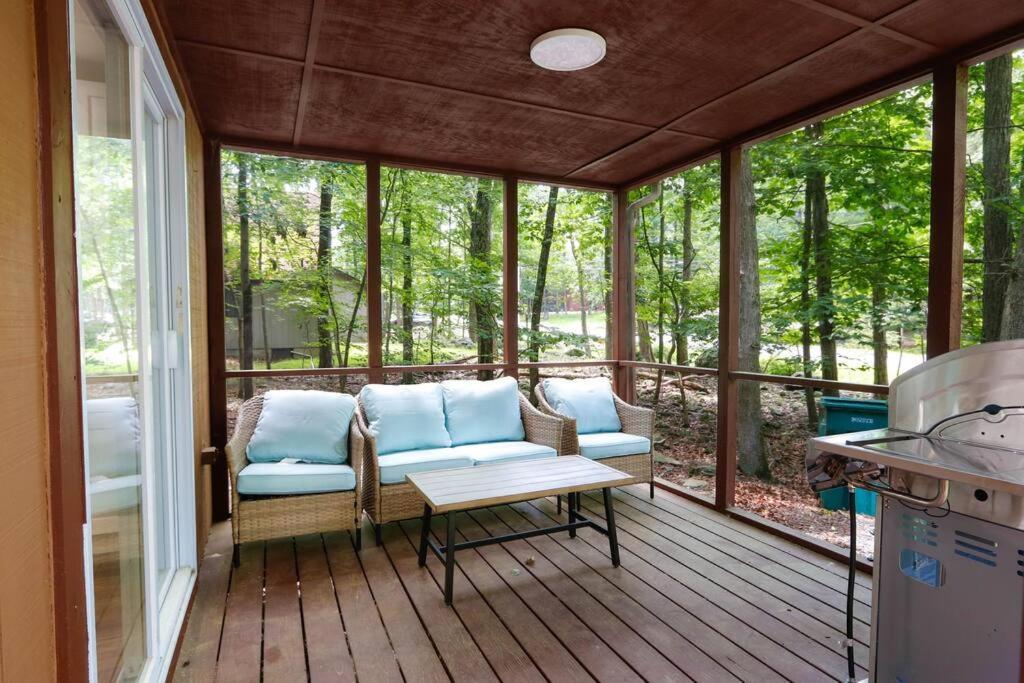 Quiet Chalet In The Woods Family Getaway Villa East Stroudsburg Exterior foto
